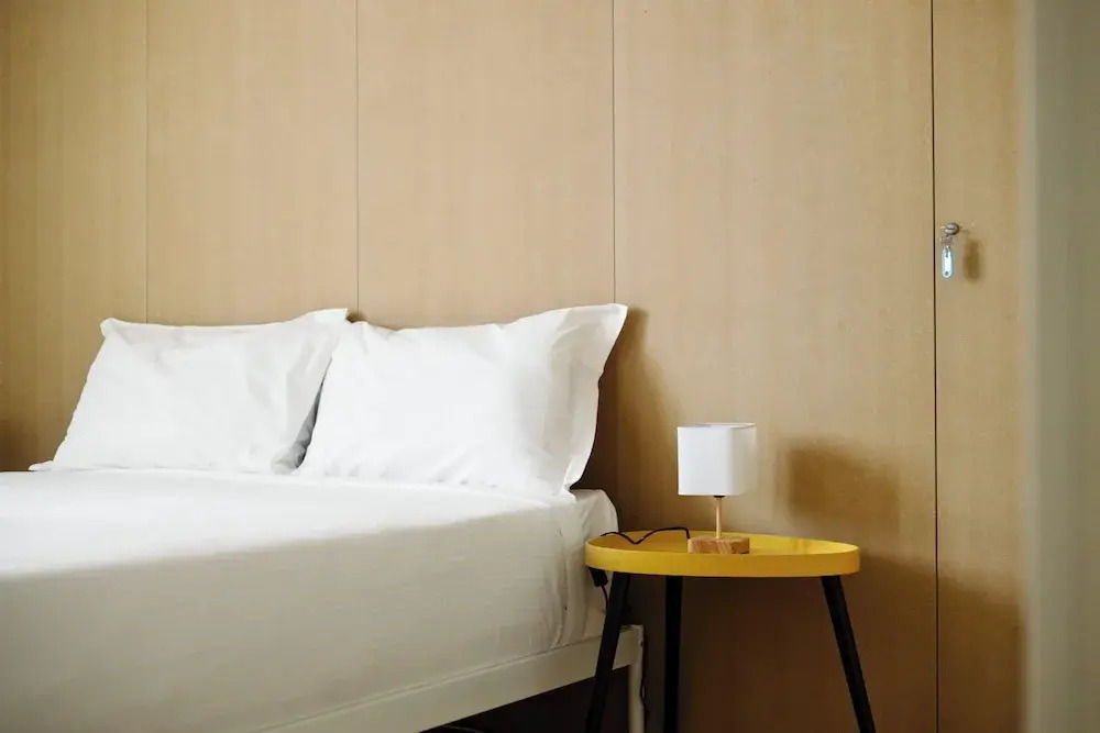 1-Bed apartment with balcony near subway