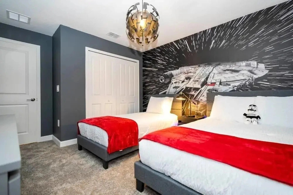 Luxury Family Townhouse w/ Resort Pool at Storey Lake
