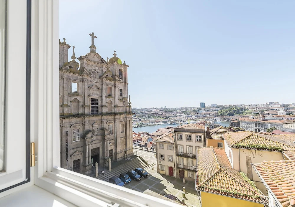 Oporto Street Aldas
