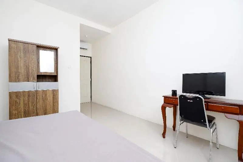 Oyo Life 1817 Kost Agus Salim