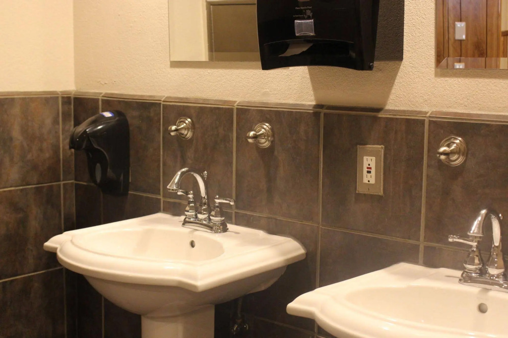 OCairns Inn and Suites
