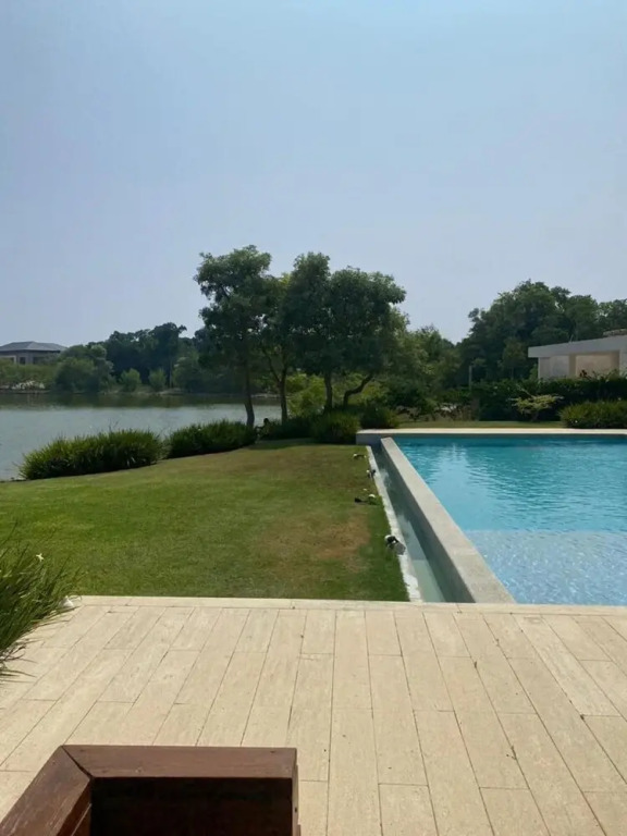 7-bedroom Mansion With Amazing Lake and Golf View in Luxury Beach Resort