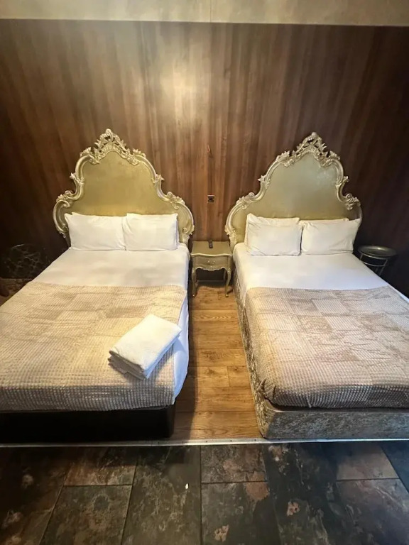 White Star Line Hotel