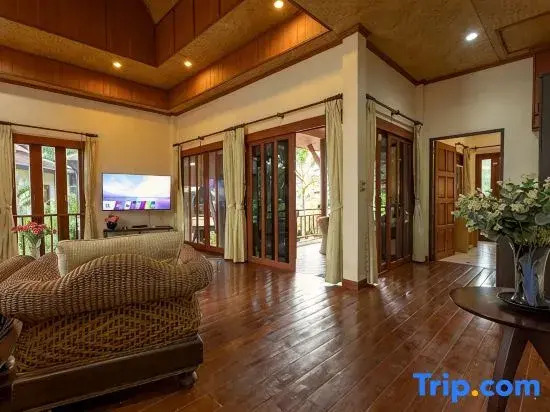 *Kamala 3BR | Pool & Beaches Minutes Away V235