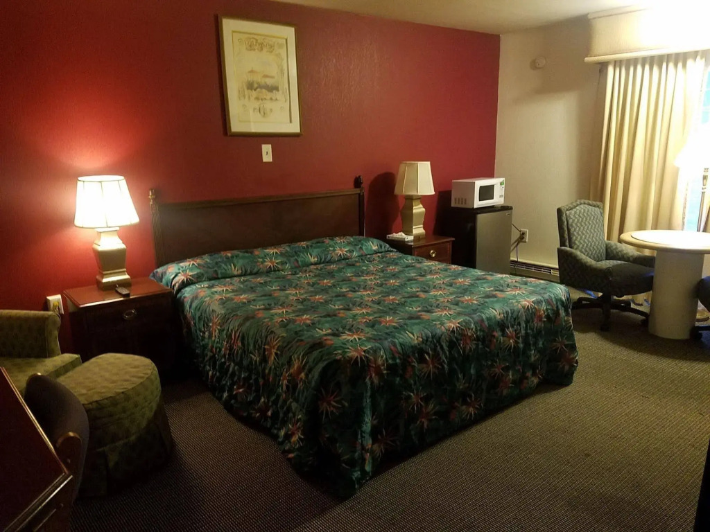 Maplehurst Motel