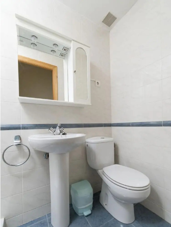 Ensuite Rooms for Women Only - LEON