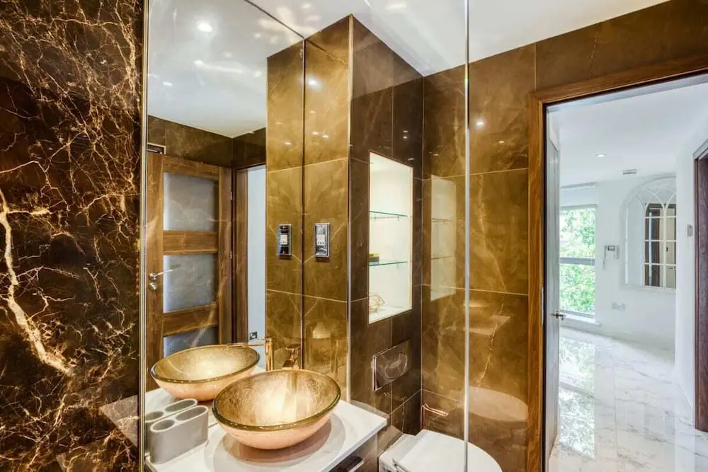 Stylish 1bdr Apt W/balcony, Near Victoria Station