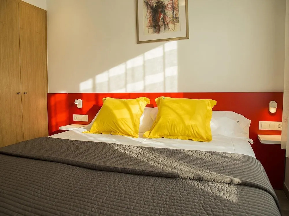 Exclusive Villa for 7 in l 'estartit With Private Pool in a Residential Area