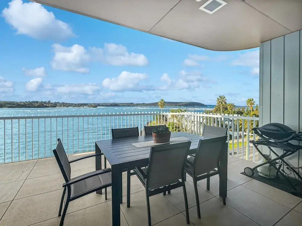 Deluxe 3-bed Unit With Views