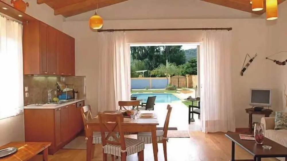 Gyra Villas - Villa Adonis with private pool