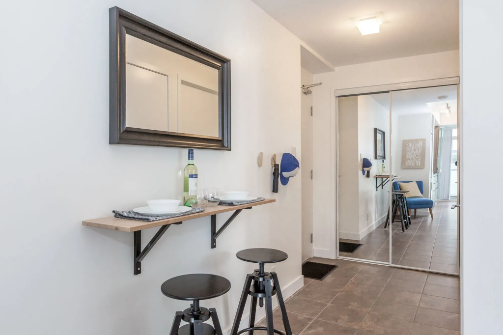 Noel Suites-York St and Lakeshore Blvd