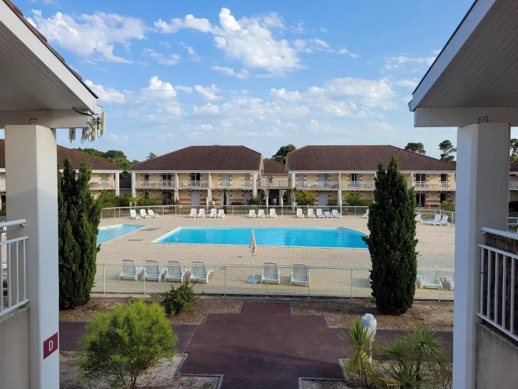 Appartement 6 places proche plage et avec piscine