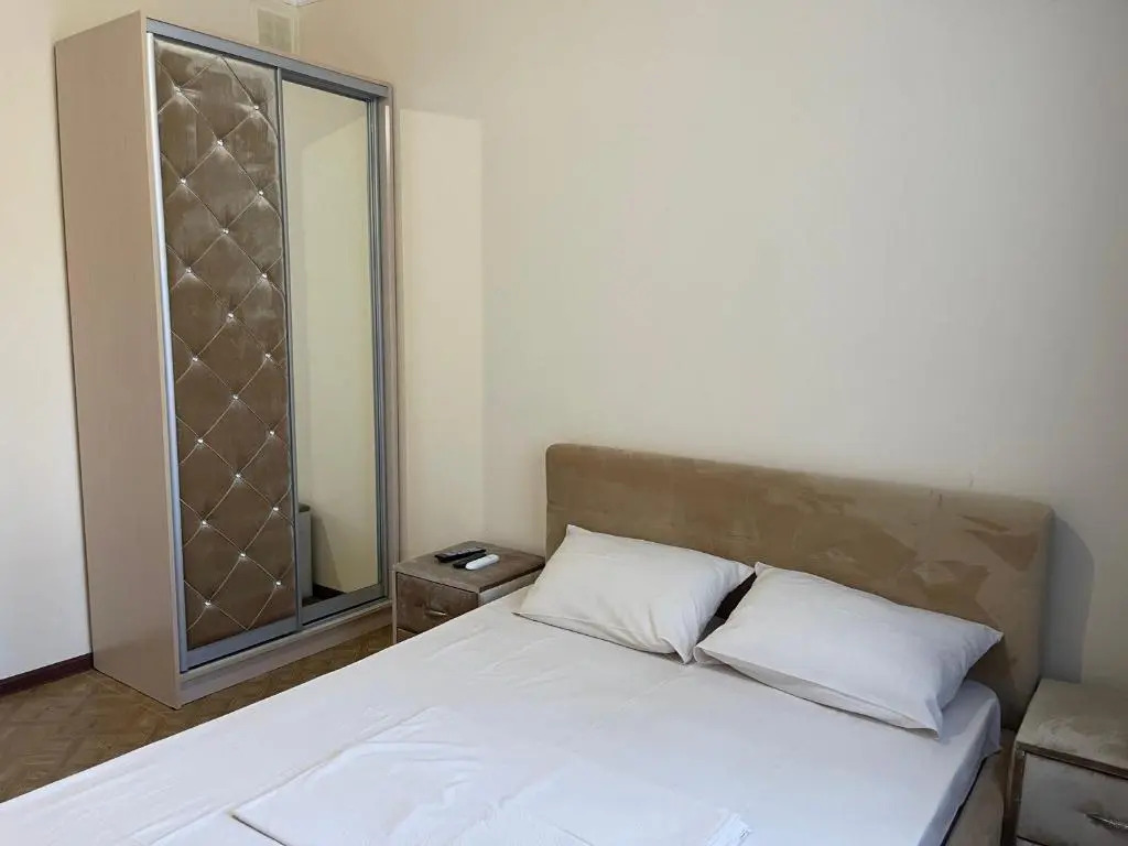 Guest House on Druzhby 1