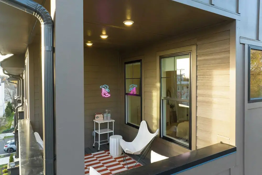 Stunning New Build in East Nash Minutes to Broadway The Stage by Avantstay