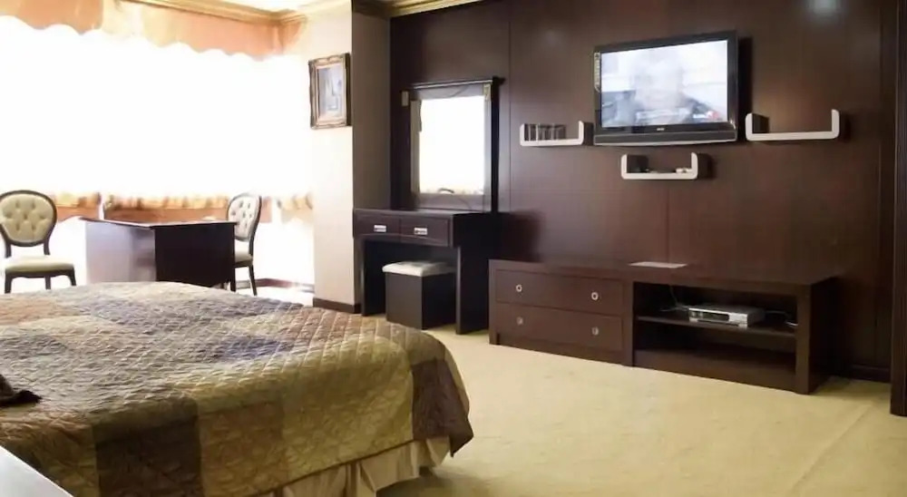 Airport Hotel