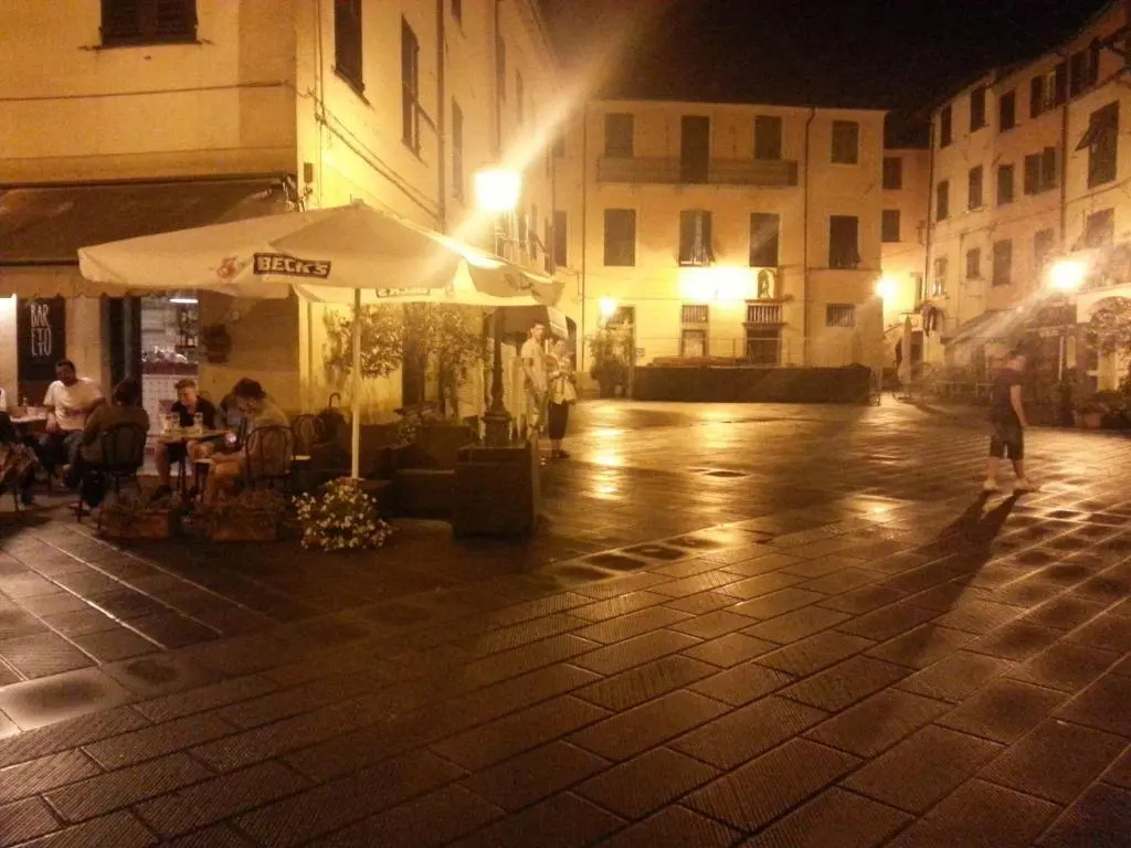 La Luna nel Borgo-Liguria
