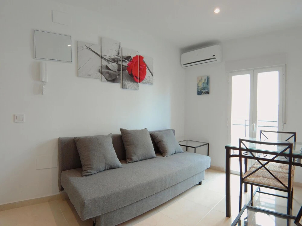 Apartamento interior cercano al parque Olof Palme AP7