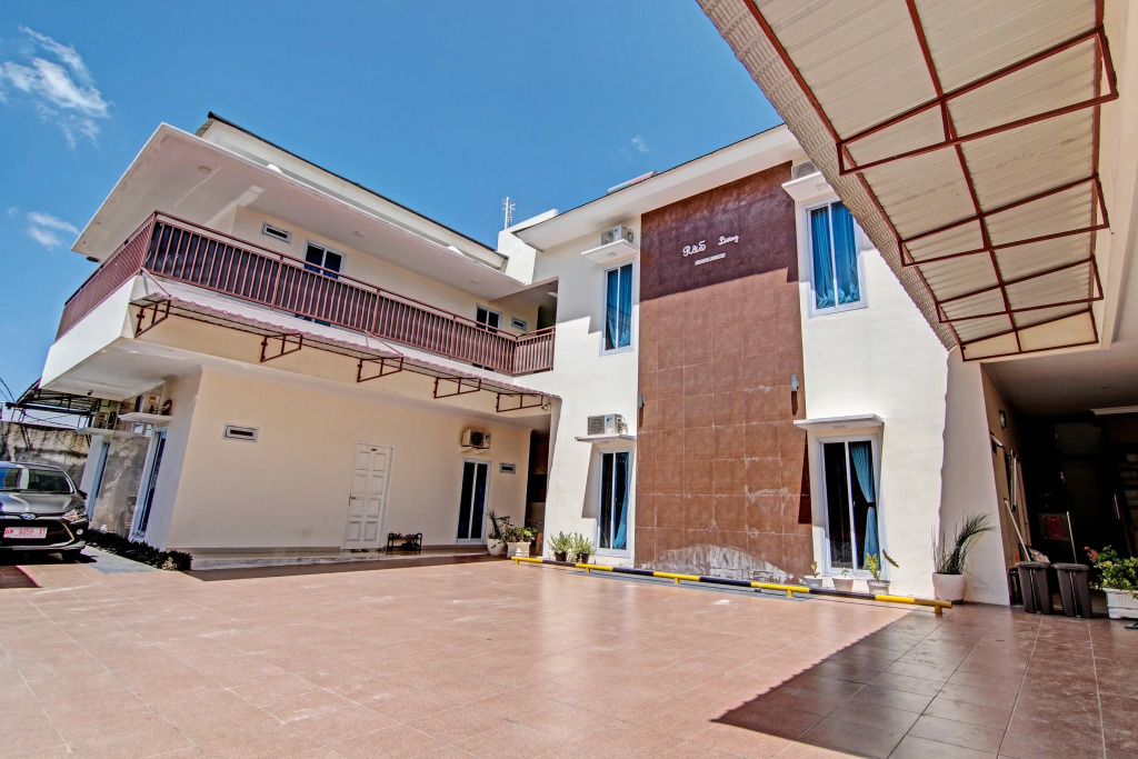 R&S Living Residence By RedDoorz