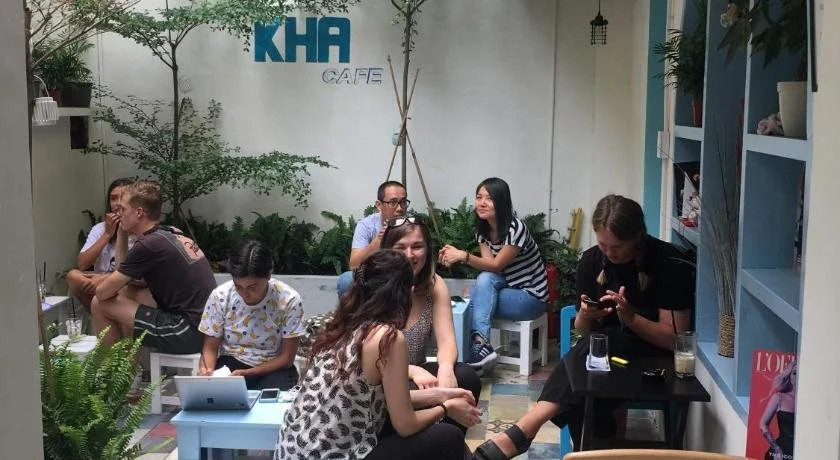 KHA Hostel & Cafe