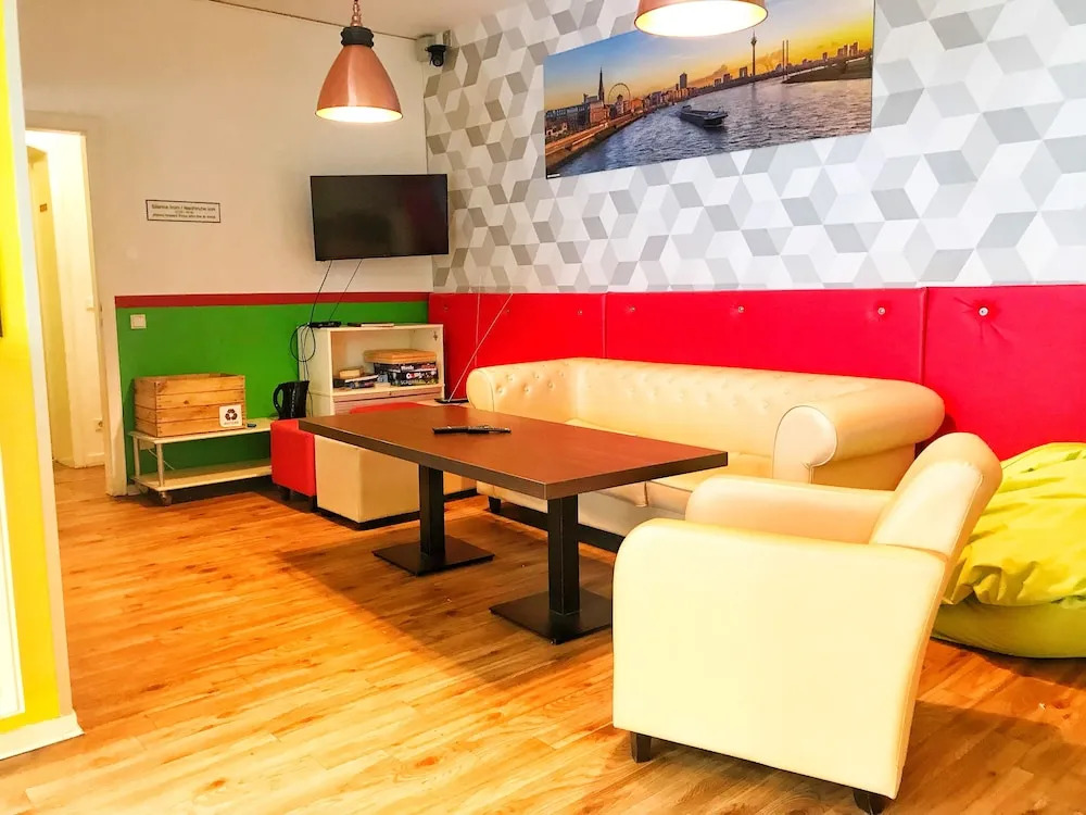 Backpackers Düsseldorf - SELF CHECK-IN