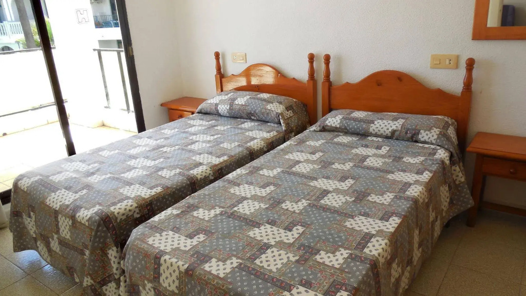 Apartamentos Habitat - Playa Romana 3000