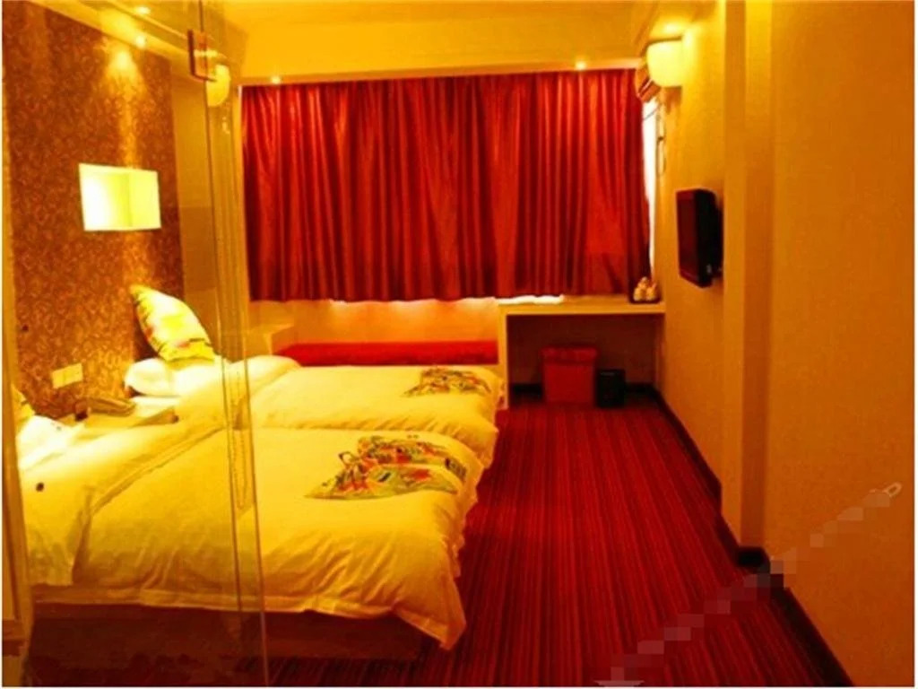 Guangan Pinrui Business Hotel