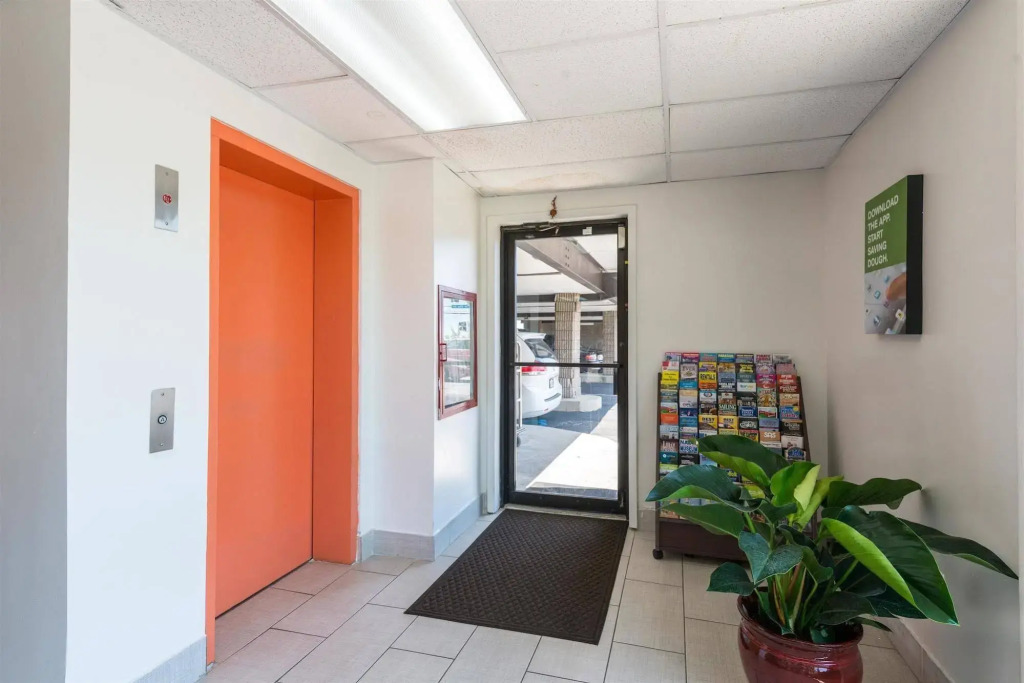 Budget Inn-Norfolk, VA - Oceanview