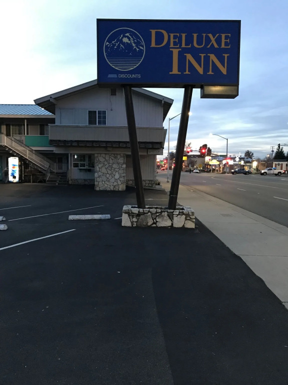 Deluxe Inn Redding