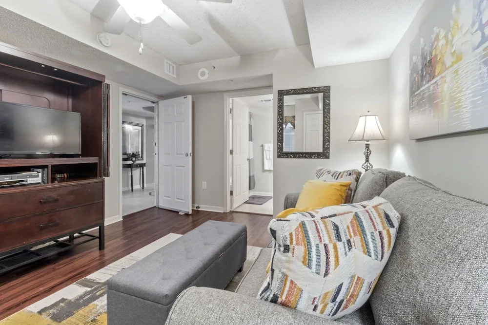 Yacht Club Villas #1-403 2 Bedroom Condo