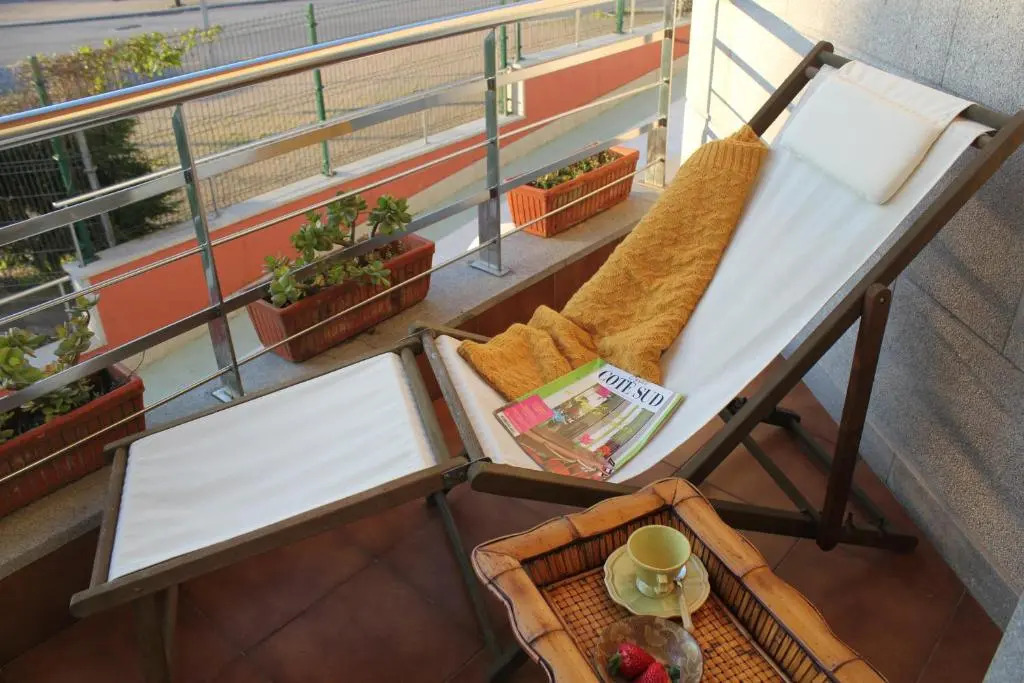 EXCLUSIVO APARTAMENTO EN SANXENXO CON PISCINA A UNOS 150 m DE LA PLAYA DE SILGAR