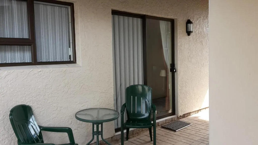 Acacia Grove Guest House