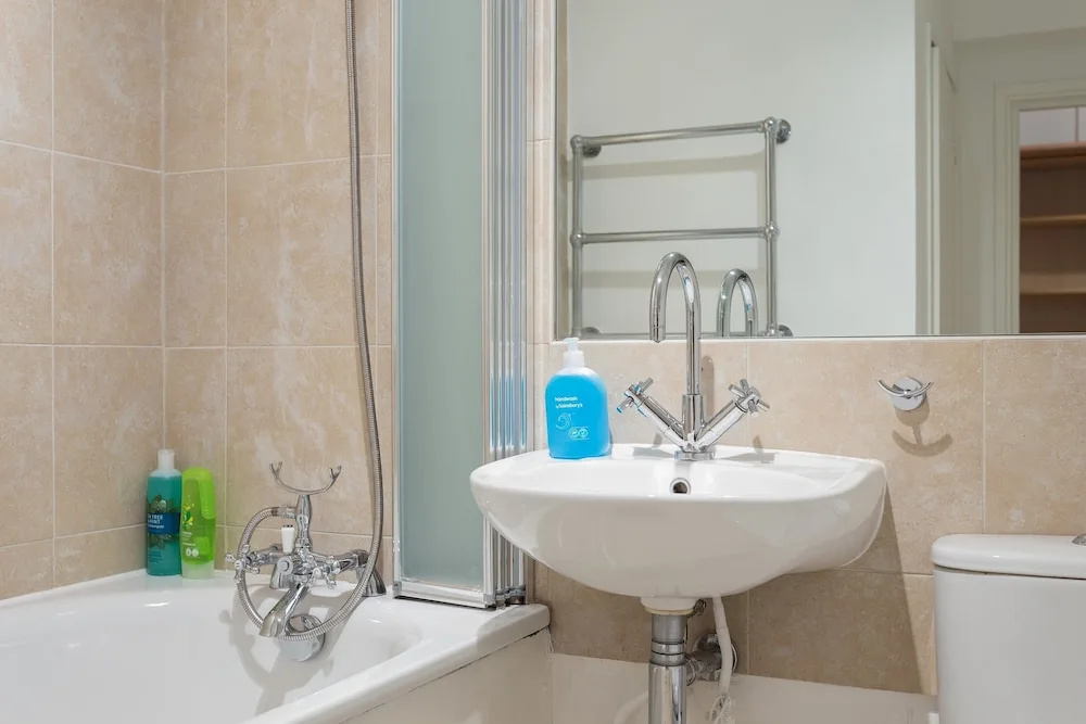 1 Bedroom Apartment in Chelsea Sleeps 3