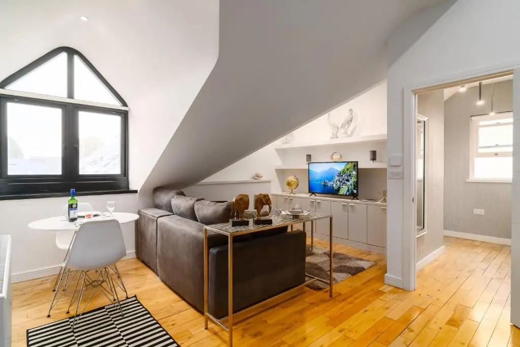 Oakfield Premier Apartments-High Speed WiFi-Smart SelfCheckIn-Central Cardiff Gem