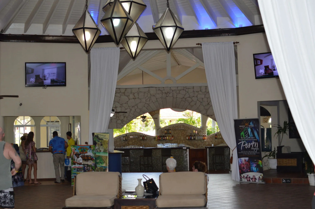 Lifestyle Royal Suites