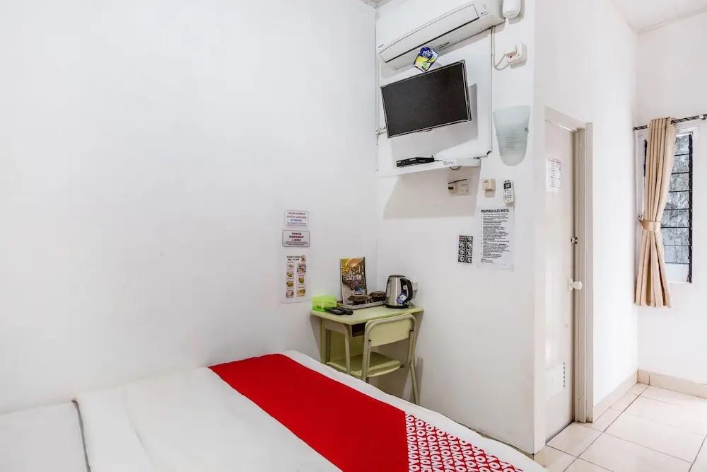 Alex Hostel by OYO Rooms
