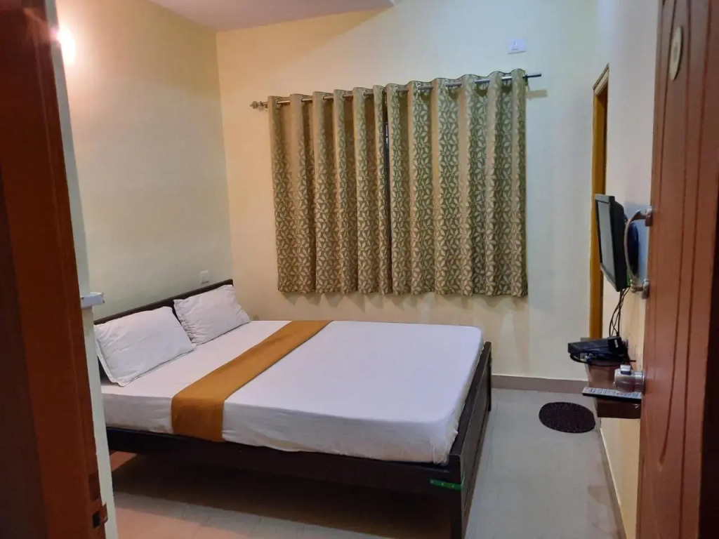 Royal Suvarna Comforts