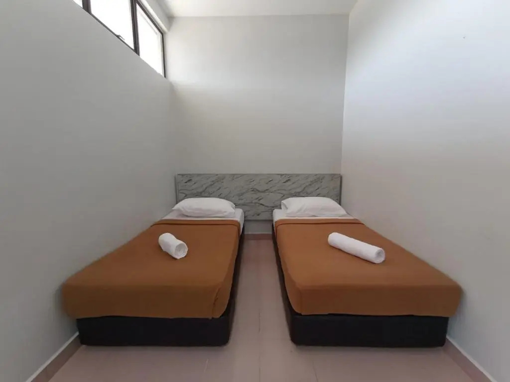 DLAYARAN HOTEL & CAFE