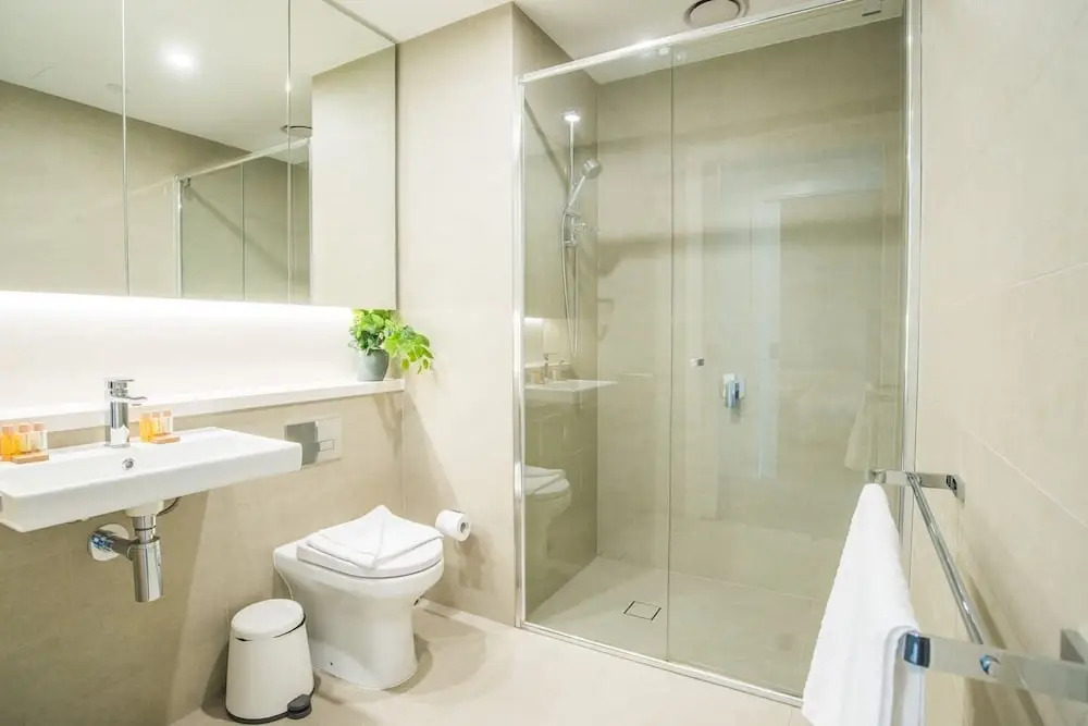 2bed1bath High-end APT at Olympic Parkviews+p