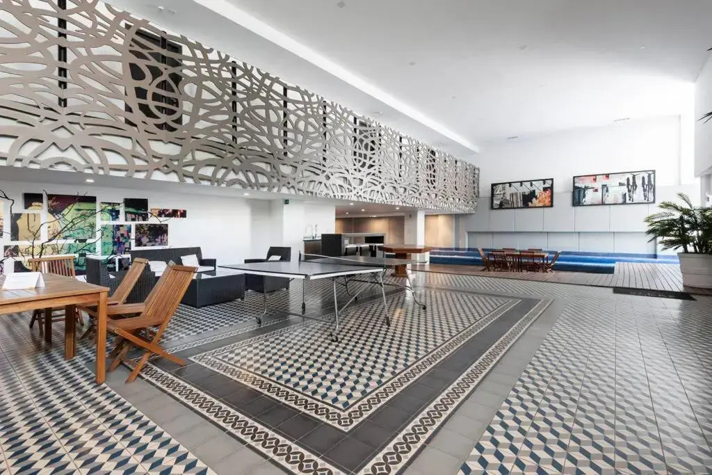 Beautiful loft. King size bed. 150 Mbps internet.