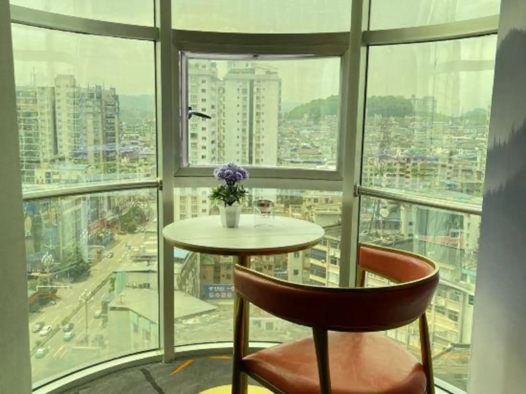 Kaili New Century Hotel (Grand Cross of International Trade Shopping Center)