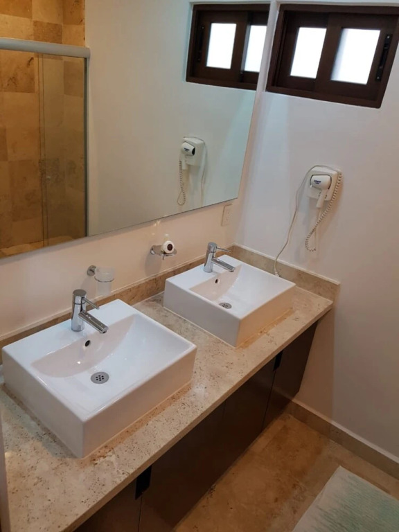 Radiant 2BR PH in private location by Happy Address