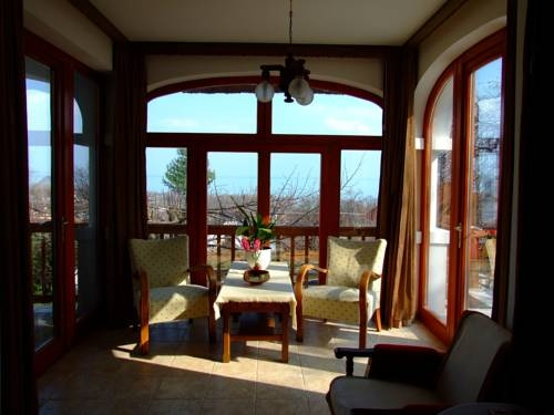 Nádfedeles Apartmanház
