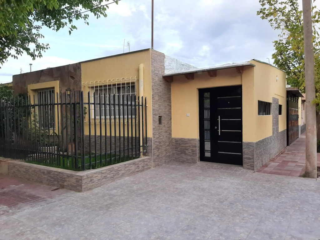M & Mendoza