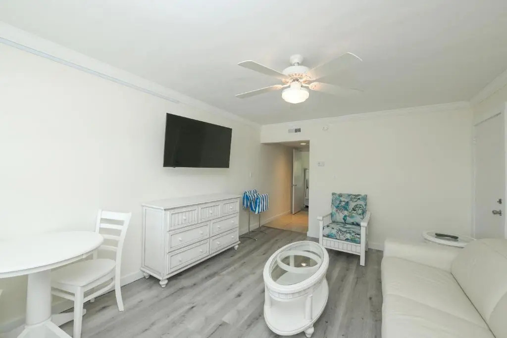 Siesta Key Beach Resort and Suites