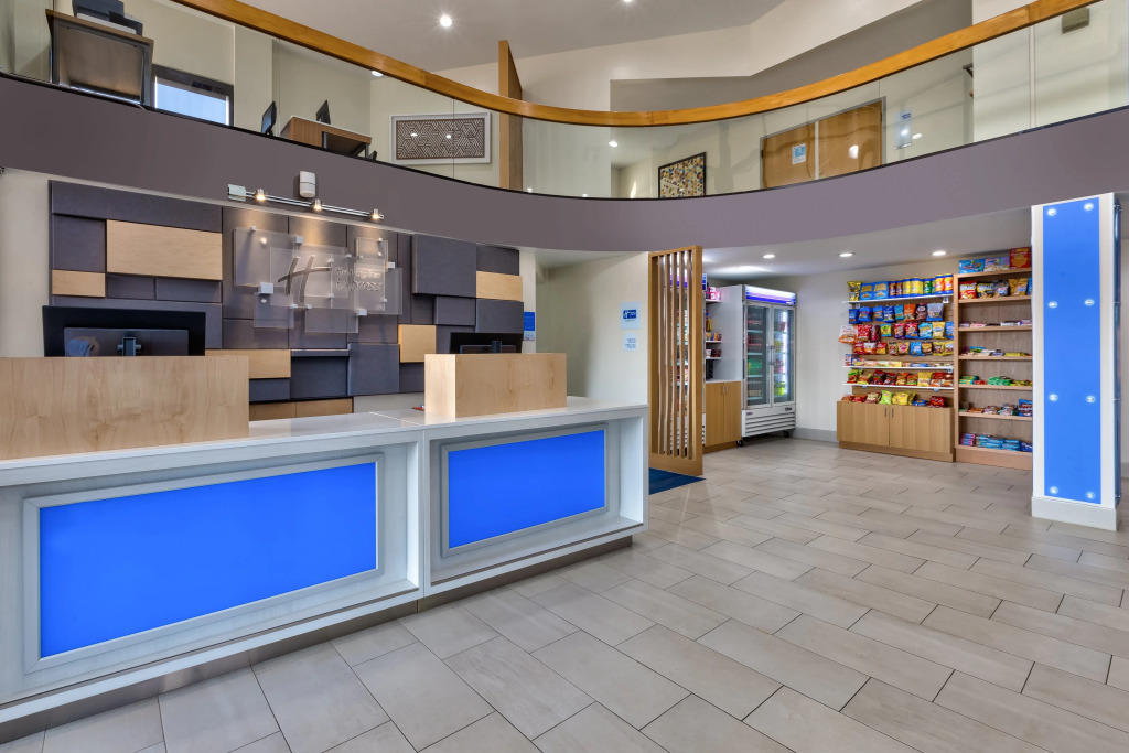 Holiday Inn Express Detroit-Warren/General Motors Technology Center by IHG