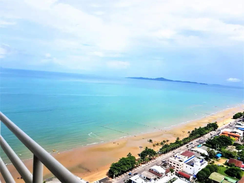 30th Floor Sea View Studio at View Talay 8
