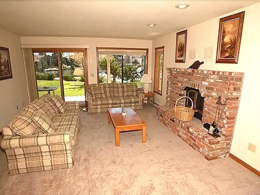 478 Carson Court 3 Bedroom Home