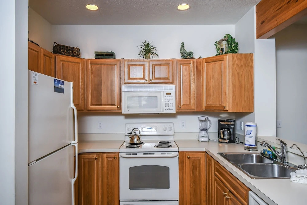 Cedar Creek 4 Bedroom Townhome #14