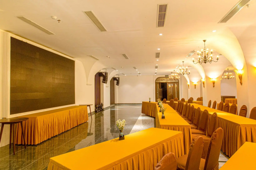 Dong Duong Hotel & Suites - City Central - Afternoon Tea Inclusive