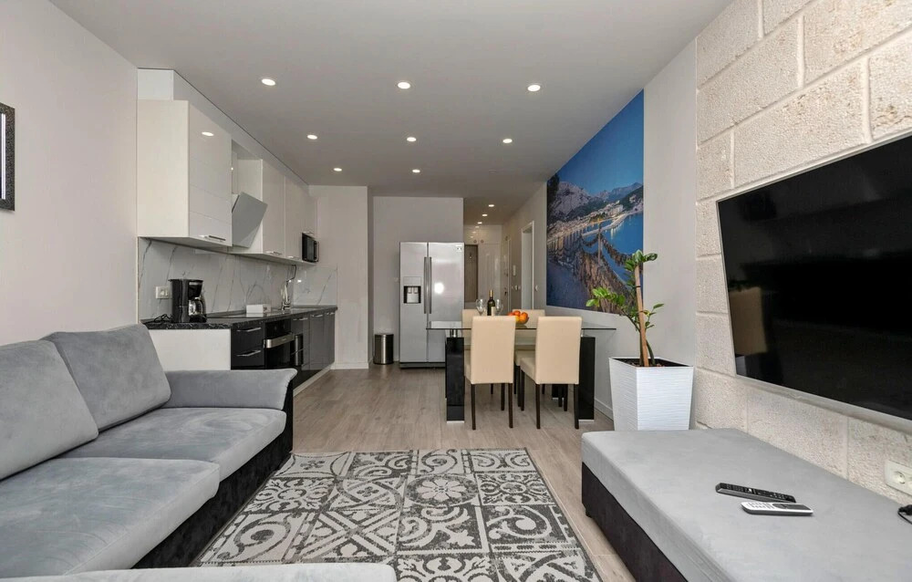 Awesome Apartment in Makarska With Wifi and 1 Bedrooms